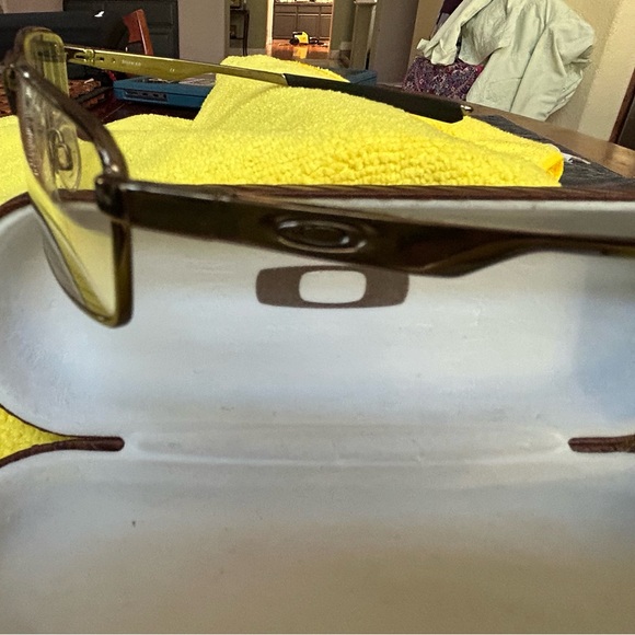 Men’s Oakley eyeglass frame - Picture 3 of 10